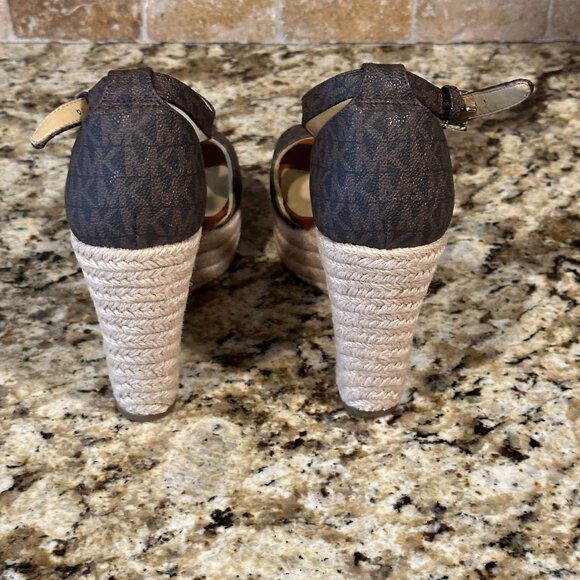 MICHAEL KORS FANNING WEDGE Size 9M (E/P) - Picture 4 of 8